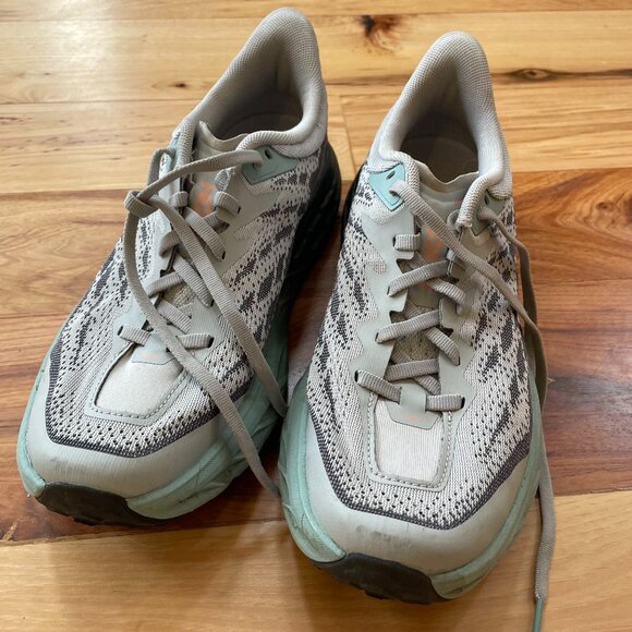 Women's HOKA One One Speedgoat 5 Size 7.5B - Picture 1 of 3